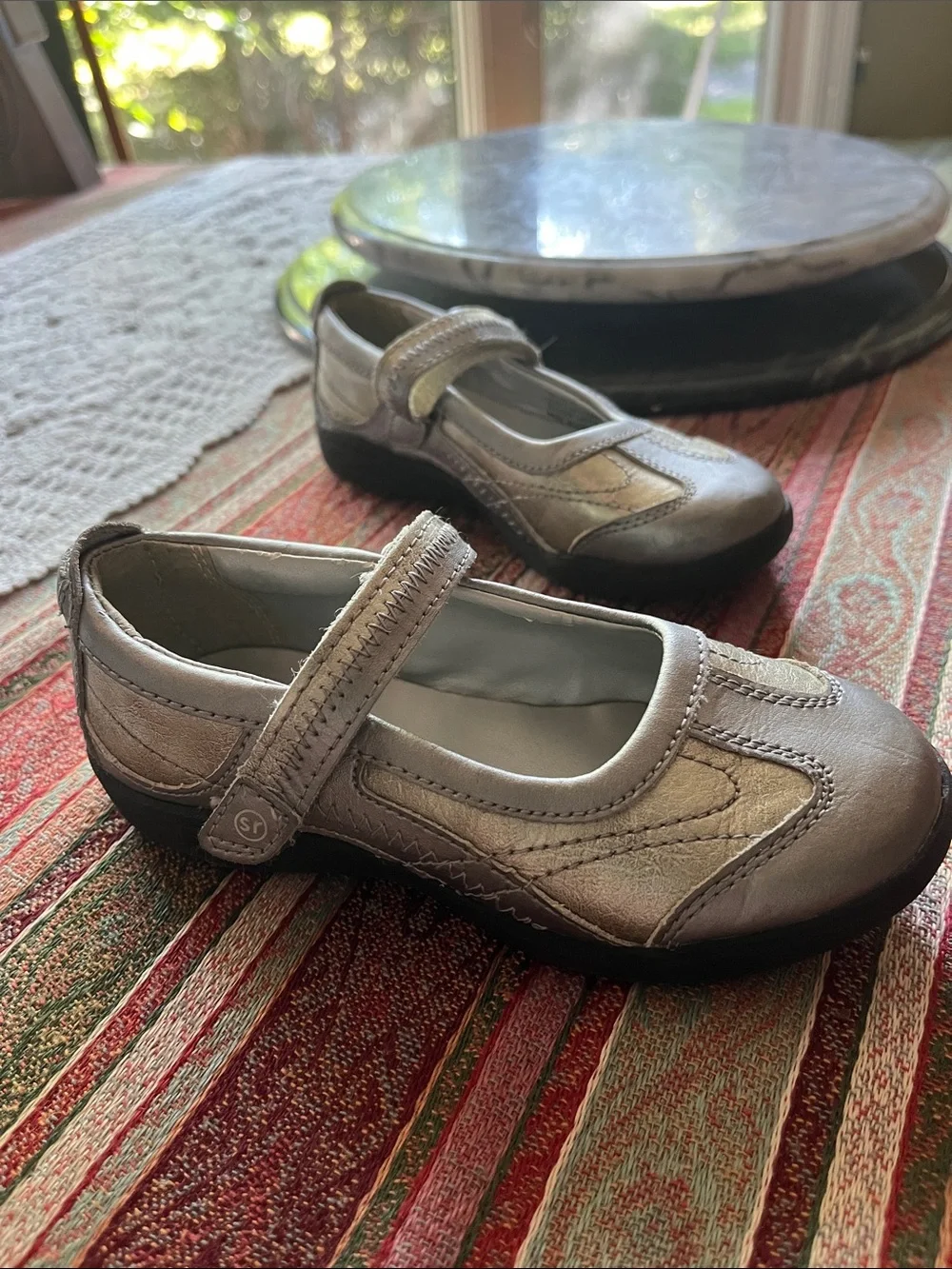 Stride rite Blaire Maryjane silver and gold 10M
